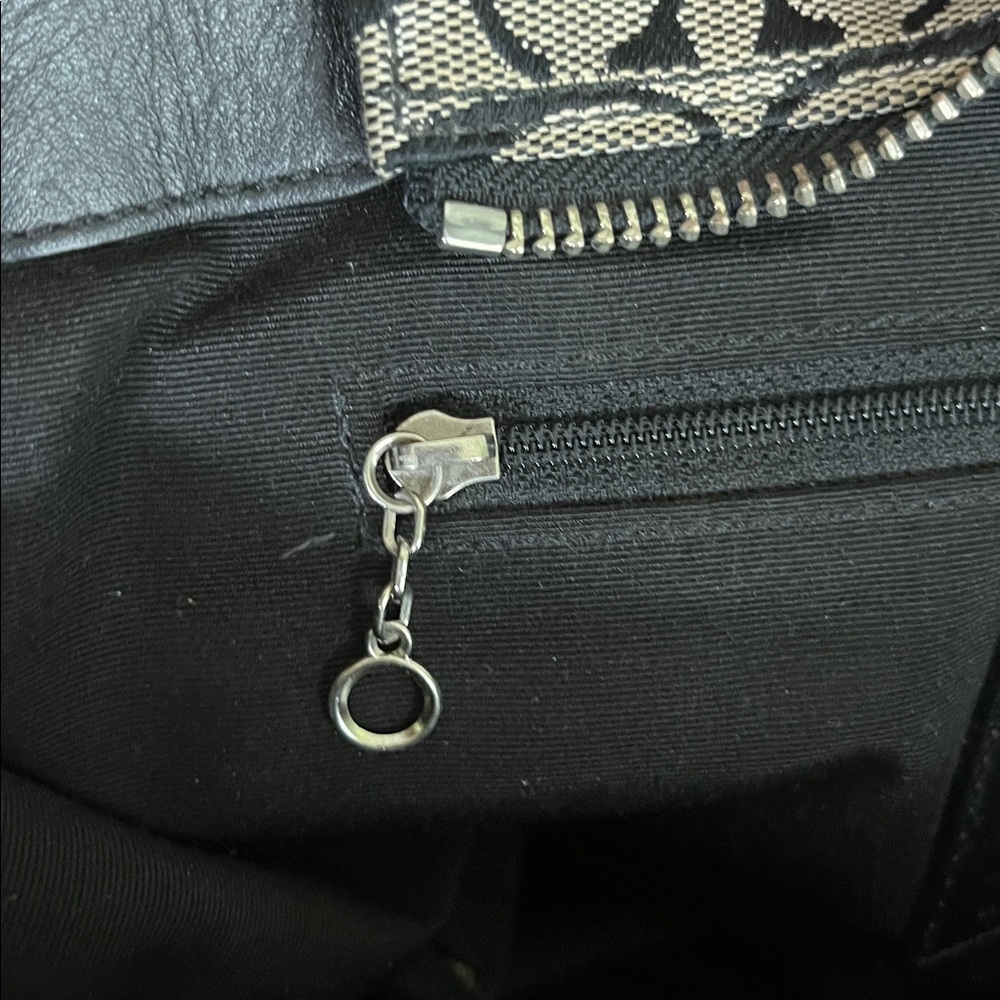 Coach Hampton Signature Canvas Satchel in black and gray - Picture 4 of 12